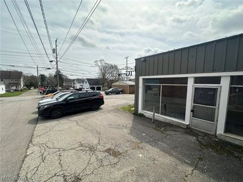 22 S Main St, Columbiana, OH, 44408-1361 | Card Image