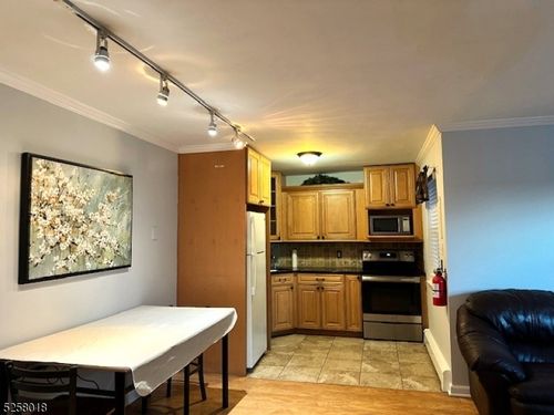 apt-3-197 N Beverwyck Rd, Lake Hiawatha, NJ, 07034-1428 | Card Image