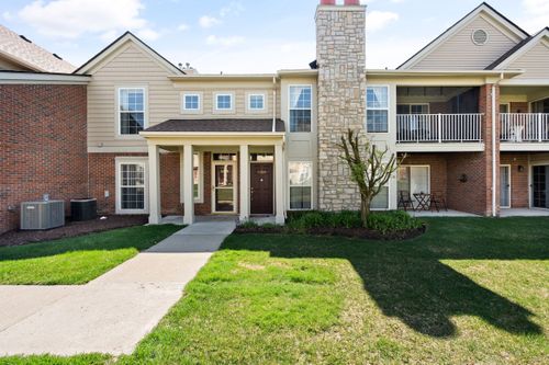 52140 Naugatuck Dr, Macomb, MI, 48042-3842 | Card Image