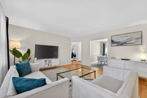 2-21 Hammond Pond Prkw, Newton, MA, 02467 | Card Image