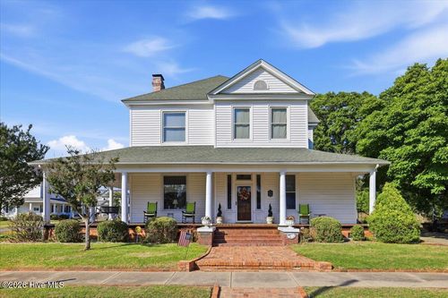218 W College Street, Mount Olive, NC, 28365 | Card Image
