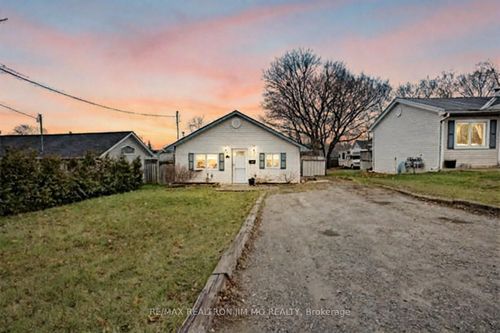 277 Pasadena Dr, Keswick, ON, L4P2Z1 | Card Image