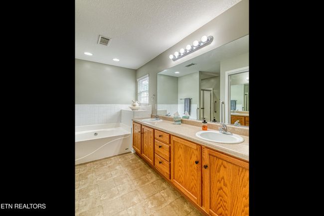 1707 Maremont Rd, House other with 3 bedrooms, 2 bathrooms and 2 parking in Knoxville TN | Image 16