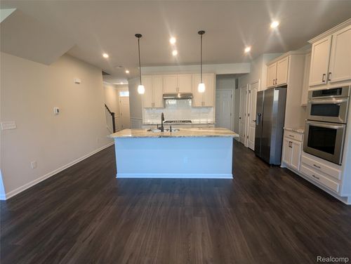 8-4709 Broomfield Way, Lake Orion, MI, 48359-1956 | Card Image