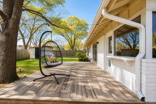 505 Chihuahua Trl, Austin, TX, 78745-2395 | Card Image