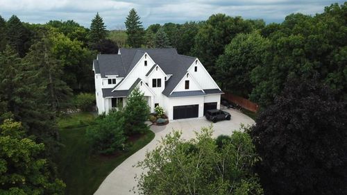 4040 Tonkawood Rd, Minnetonka, MN, 55345-1951 | Card Image