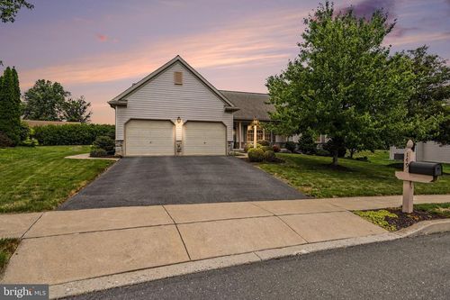 149 Whippoorwill Ln, HUMMELSTOWN, PA, 17036-8861 | Card Image