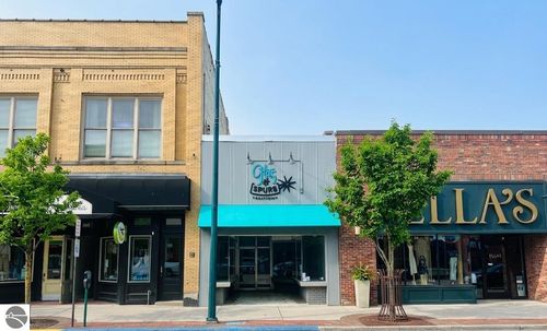 207 E Front St, Traverse City, MI, 49684-2525 | Card Image