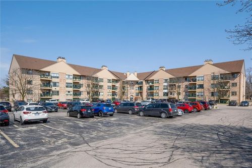 205-15 Hofstetter Ave, Kitchener, ON, N2A3Z7 | Card Image