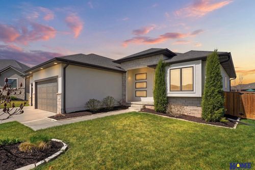 6516 Julia Cir, Lincoln, NE, 68516-2093 | Card Image