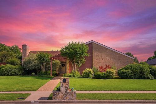 2304 Torrey Mnr, Plano, TX, 75023-7722 | Card Image