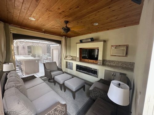 53-8175 Arville St, Las Vegas, NV, 89139-7111 | Card Image