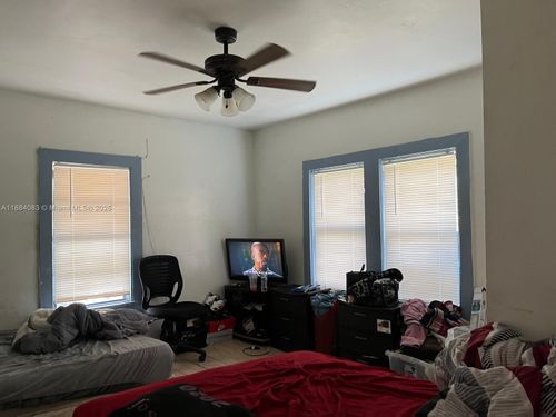 1012 18th St, West Palm Beach, FL, 33407-6205 | Card Image