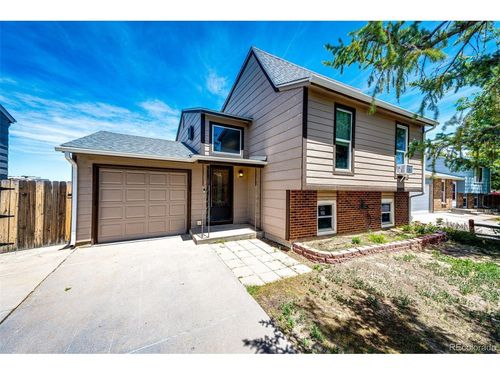 625 Madison Way, Bennett, CO, 80102-7834 | Card Image