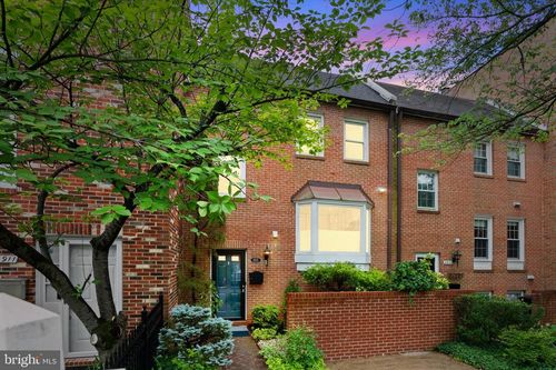 6913 Mclean Park Manor Ct, Mclean, VA, 22101-4324 | Card Image
