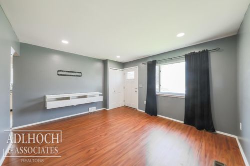 20860 Vermander Ave, Clinton Township, MI, 48035-3572 | Card Image