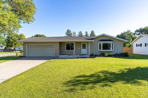 305 Euclid Ave, Crookston, MN, 56716-2431 | Card Image