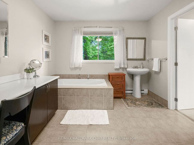 667280 20 Sideroad, House other with 5 bedrooms, 3 bathrooms and 6 parking in Mulmur ON | Image 20