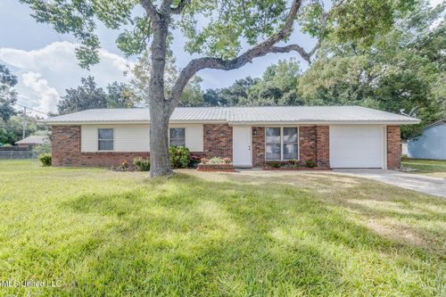 4806 Bronfair Ave, Pascagoula, MS, 39581-3505 | Card Image