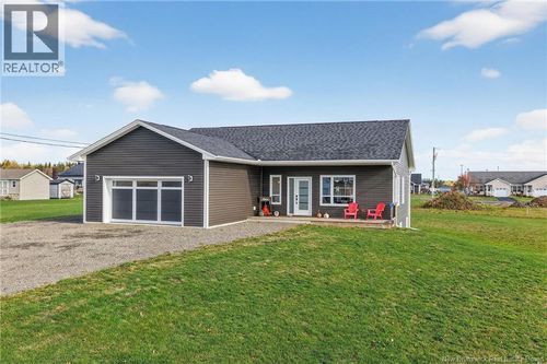 11 Riverside Dr, Petitcodiac, NB, E4Z0K7 | Card Image