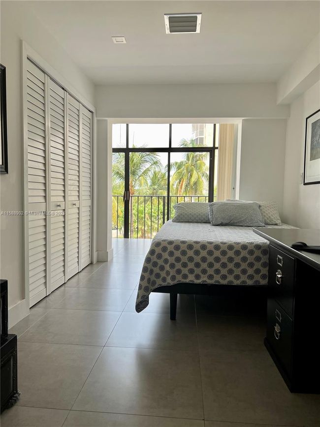 APT-401 - 575 Crandon Blvd, Condo with 2 bedrooms, 2 bathrooms and null parking in Key Biscayne FL | Image 9