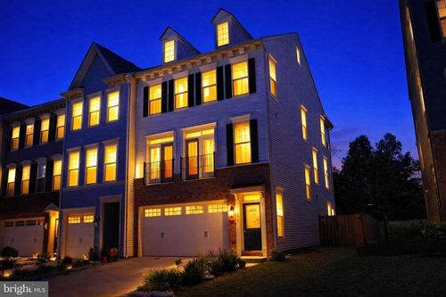 25294 Arrowroot Ter, Chantilly, VA, 20152-5329 | Card Image