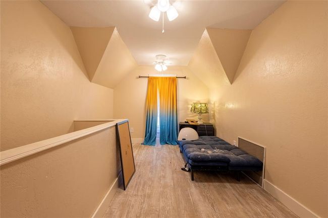 Upstairs Bedroom | Image 20