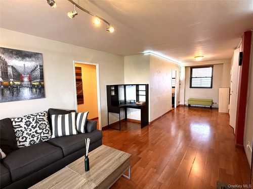 9f-61-25 98th St, Rego Park, NY, 11374-1416 | Card Image