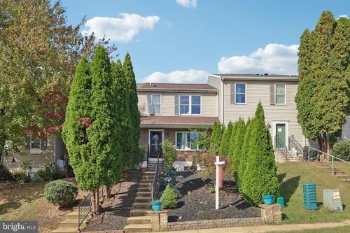 222 Poplar Dr, READING, PA, 19606-2876 | Card Image