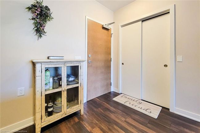 212 - 320 Plains Rd E, House attached with 2 bedrooms, 2 bathrooms and 2 parking in Burlington ON | Image 27