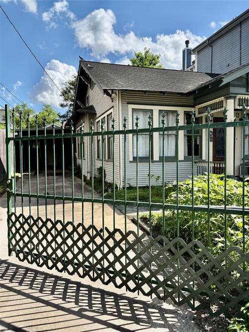 1407 Nevada St, Houston, TX, 77006-1021 | Card Image