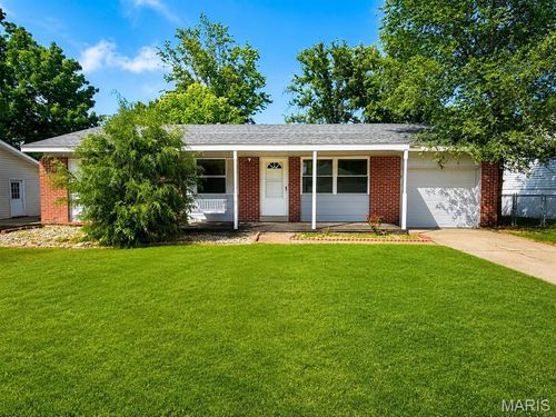 21 Saint Lawrence Dr, Saint Peters, MO, 63376-1447 | Card Image