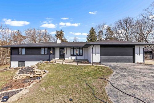 7010 Prairie Hill Rd, South Beloit, IL, 61080-9531 | Card Image