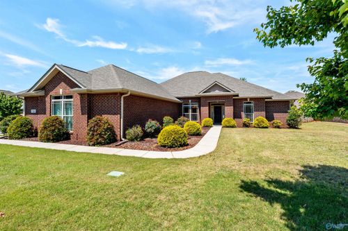 24 Winter King Dr Sw, Huntsville, AL, 35824-4092 | Card Image