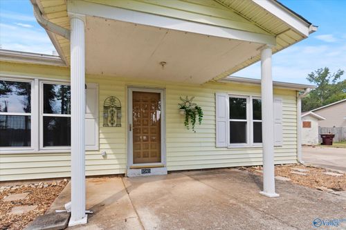 8565 Curtis Rd, Athens, AL, 35614-4322 | Card Image