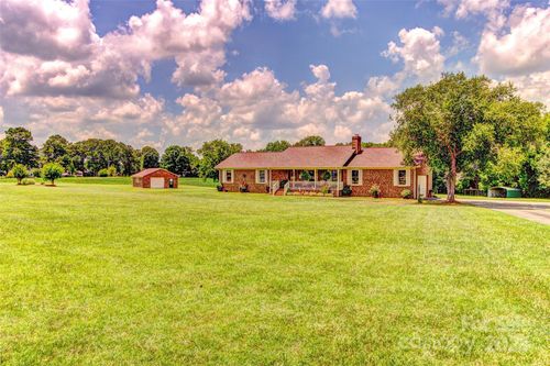 404 Baxter Rd, Cherryville, NC, 28021-9545 | Card Image