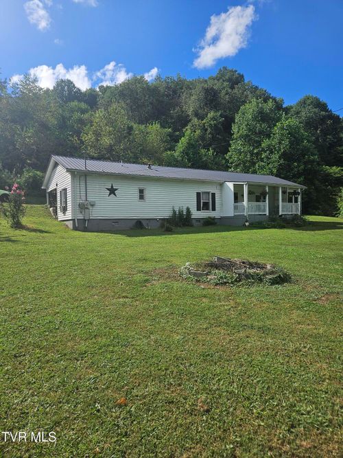 3871 Roundtop Cir, Saltville, VA, 24370-4068 | Card Image