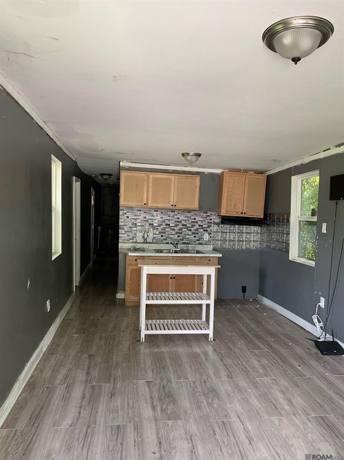 1150 W Garfield St, Baton Rouge, LA, 70802-8707 | Card Image