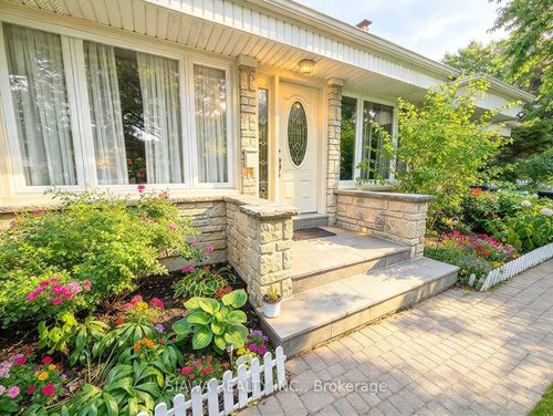 6789 Shelter Bay Rd, Mississauga, ON, L5N1T7 | Card Image