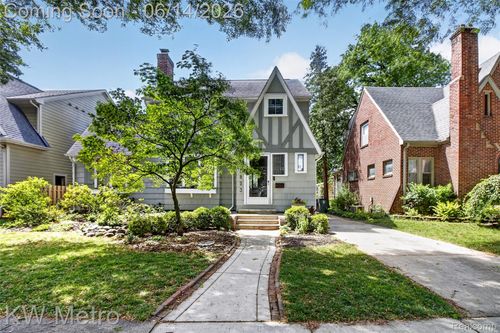 1823 W Houstonia Ave, Royal Oak, MI, 48073-3995 | Card Image