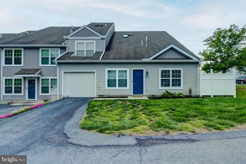 80 Courtyard Dr, Carlisle, PA, 17013-4906 | Card Image