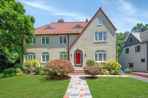 514 Esplanade, Pelham, NY, 10803-2400 | Card Image