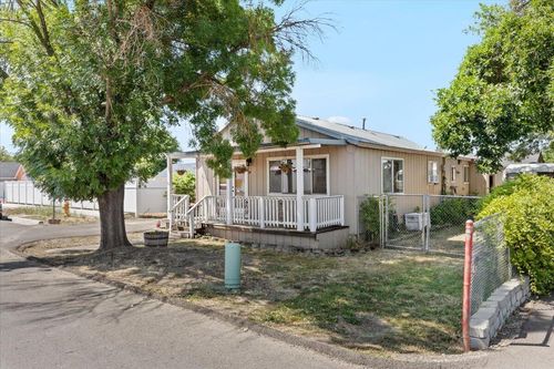 2226 Meadows Ln, Medford, OR, 97501-2793 | Card Image