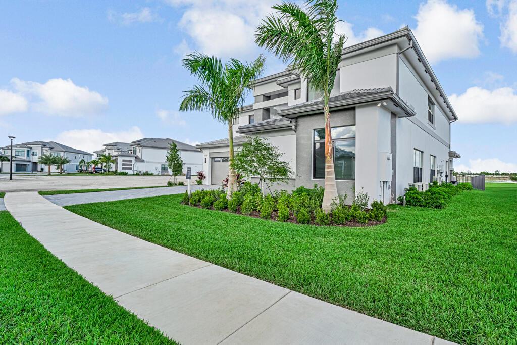 Residential in Palm Beach Gardens 3