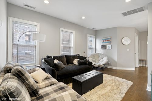 apt-3-330 Evergreen Ave, Chicago, IL, 60610-3062 | Card Image