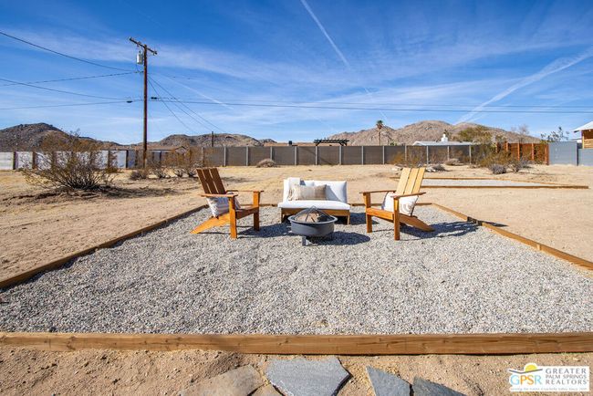 4742 Avenida La Flora Desierta, House other with 2 bedrooms, 1 bathrooms and 3 parking in Joshua Tree CA | Image 20
