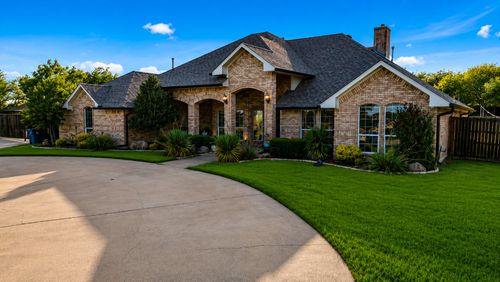 1055 The Meadows Pkwy, Desoto, TX, 75115-4323 | Card Image