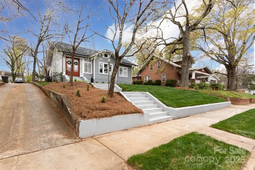 423 W Bell St, Statesville, NC, 28677-5715 | Card Image