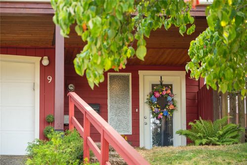 9 Morgan Pl, Nanaimo, BC, V9T5B8 | Card Image