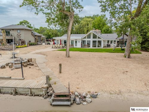61 Cedar Ln, Fremont, NE, 68025-6821 | Card Image